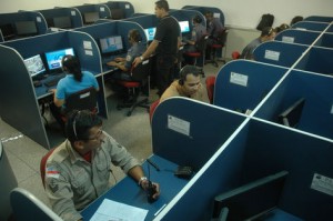 atendentes-Ciops-bilingues_ACRIMA20110315_0099_15