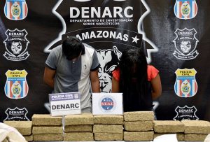 Imagem da notícia - Polícia Civil prende casal com 35 kg de drogas, avaliados em R$ 250 mil