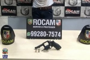 Imagem da notícia - Policiais militares da Rocam prendem homem por porte ilegal de arma de fogo na zona oeste de Manaus   