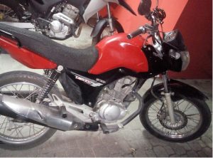 Imagem da notícia - Policiais militares detém dupla com arma de fogo caseira no bairro Monte das Oliveiras, zona norte de Manaus