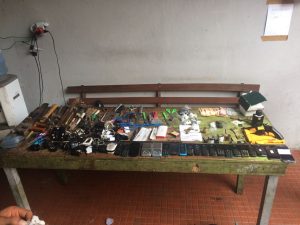 Imagem da notícia - Polícia Militar efetua revista em unidade prisional de Tefé e encontra arma de fogo, telefones celulares e droga