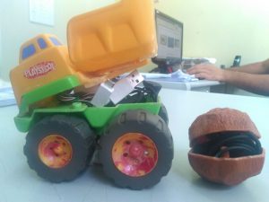 Imagem da notícia - Mulher é flagrada tentando passar material ilícito escondido em brinquedo de criança no CDPM