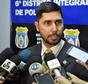 Imagem da notícia - Polícia Civil prende por estelionato estudante de Direito que se passava por funcionária da Suhab    