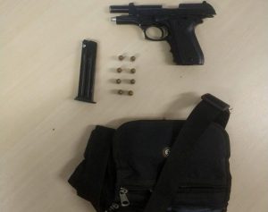 Imagem da notícia - Polícia Civil prende homem em flagrante com arma de fogo de uso restrito e munições intactas no bairro Armando Mendes