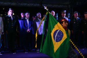 Imagem da notícia - Governador Amazonino anuncia reposição salarial de 24,2025% aos militares da PM e do Corpo de Bombeiros