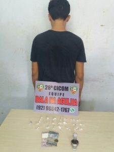Imagem da notícia - Policiais militares da 26ª Cicom  apreenderam adolescente por tráfico de drogas na comunidade Lago Azul, zona norte de Manaus