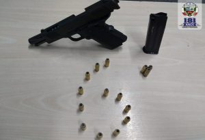 Imagem da notícia - Polícia Militar detém homem com arma de fogo em via pública no conjunto Canaranas, bairro Cidade Nova, zona norte de Manaus