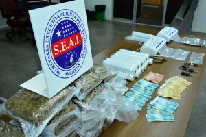 Imagem da notícia - Seai prende traficantes e desmancha laboratório que enviava drogas a Belém e Fortaleza