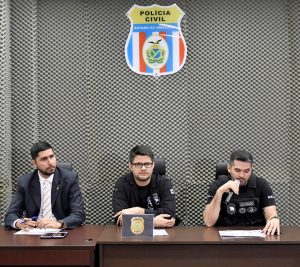 Imagem da notícia - Polícia Civil prende dupla envolvida em triplo homicídio que aconteceu em março deste ano, no Distrito de Balbina