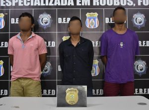 Imagem da notícia - Polícia Civil prende trio envolvido em roubo na Marina do Davi em fevereiro deste ano