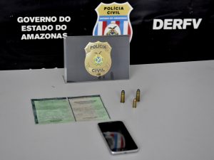 Imagem da notícia - Polícia Civil recupera carro roubado, prende dupla e apreende adolescente por receptação no bairro Educandos