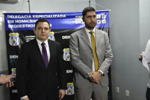 Imagem da notícia - Polícia Civil prende nove pessoas envolvidas em homicídios no bairro Cidade de Deus durante operação ‘Estado Presente