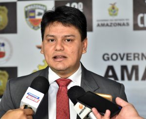 Imagem da notícia - Polícia Civil impede roubo a uma casa lotérica no Centro de Manaus e prende trio em flagrante com arma de fogo e munições