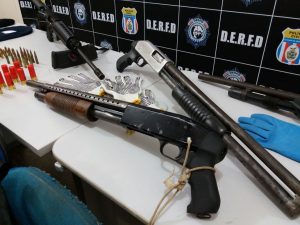 Imagem da notícia - Polícia Civil frustra roubo a carro-forte e prende bando com armamento de grosso calibre, munições e coletes balísticos