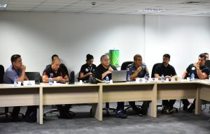 Imagem da notícia - Após reunião com órgãos da segurança, caminhoneiros prometem abastecer serviços essenciais de segurança, saúde e transporte coletivo