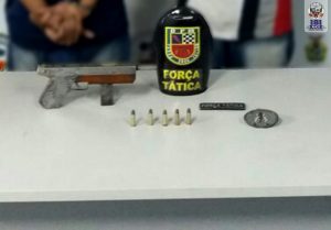 Imagem da notícia - Polícia Militar, em ação da Força Tática, detém jovens com arma de fogo e veículo furtado na Cachoeirinha, zona sul de Manaus