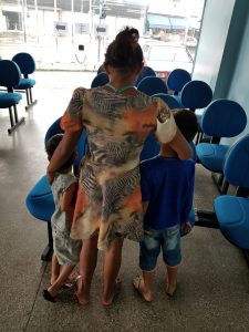 Imagem da notícia - Polícia Civil resgata com foragido da Justiça dois filhos tirados de casa e levados por ele sem consentimento da mãe