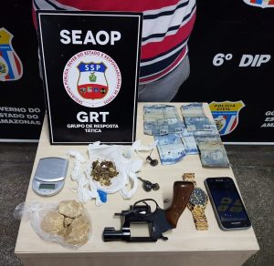 Imagem da notícia - Suspeita de vender drogas é presa com material ilícito nas partes íntimas