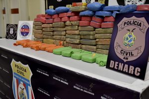 Imagem da notícia - Polícia Civil prende trio com 100 kg de drogas, avaliados em R$ 800 mil, durante ação conjunta com a Seai