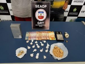 Imagem da notícia - Dupla é presa pela Seaop produzindo entorpecentes ao lado de igreja no bairro Nova Cidade