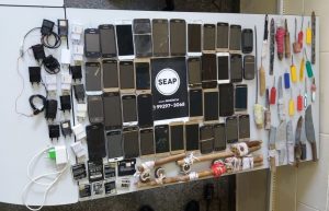 Imagem da notícia - Seap e PM realizam revista no Ipat neste sábado após ocorrência de materiais arremessados pela muralha no dia anterior