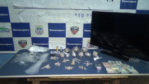 Imagem da notícia - Polícia Civil prende homem com porções e trouxinhas de drogas em Manacapuru