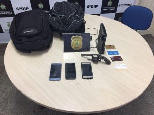 Imagem da notícia - Polícia Civil recupera objetos roubados e prende dupla pela autoria do crime no bairro Monte das Oliveiras