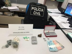 Imagem da notícia - Polícia Civil deflagra operação “Mãos de Ferro” e prende envolvidos com o tráfico de drogas e exploração sexual