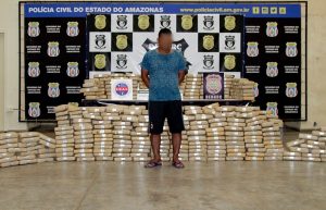 Imagem da notícia - Ação conjunta resulta na prisão de homem com meia tonelada de maconha do tipo skunk em Santo Antônio do Içá