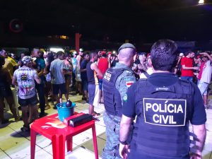 Imagem da notícia - Central Integrada de Fiscalização fecha casa noturna por consumo de bebida alcoólica por menores
