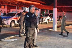 Imagem da notícia - Operação recupera oito veículos roubados e prende nove por tráfico no fim de semana