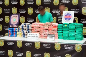 Imagem da notícia - Operação Banzeiro prende dois e apreende 150 quilos de cocaína em balsa em Manacapuru