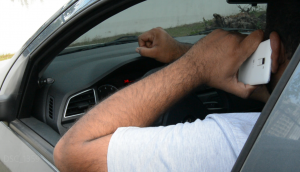 Imagem da notícia - Até agosto, 247 motoristas foram multados por uso de celular ao volante, segundo Detran-AM