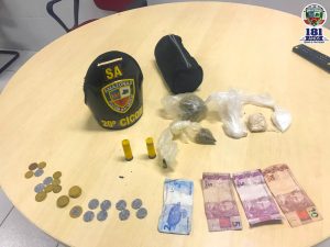 Imagem da notícia - Polícia Militar apreende material entorpecente e munições na zona oeste