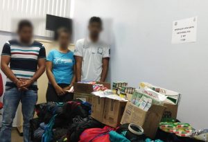 Imagem da notícia - Polícia Civil prende casal com drogas e homem com mais de mil itens falsificados durante ação deflagrada na zona sul