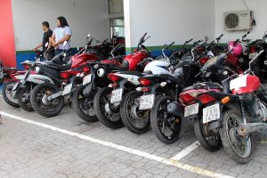 Imagem da notícia - Polícia Civil recupera dez veículos roubados ou furtados e prende sete pessoas em flagrante durante ação na zona norte