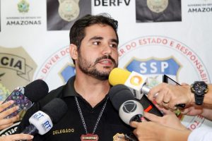 Imagem da notícia - Polícia Civil prende dupla e recupera dois carros roubados em um sítio no Ramal do Brasileirinho, zona leste da cidade