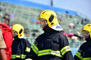 Imagem da notícia - Bombeiros deflagram plano de contingência e acionam caminhões de combate a incêndio da Região Metropolitana