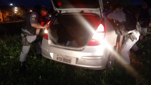 Imagem da notícia - Policiais Militares da 24ª Cicom detêm dupla por porte ilegal de arma de fogo