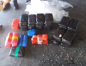 Imagem da notícia - Polícia Militar apreende drogas em embarcação, no município de Tabatinga