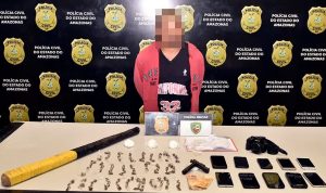 Imagem da notícia - Polícias Civil e Militar prendem homem com arma caseira, drogas e 10 celulares