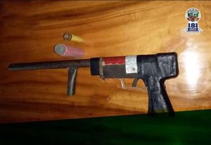 Imagem da notícia - 10ª CIPM detém homem em posse de arma de fabricação caseira no município de Maués