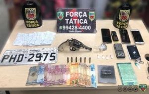 Imagem da notícia - Força Tática recebe denúncia anônima e detém suspeitos com arma, drogas e carro