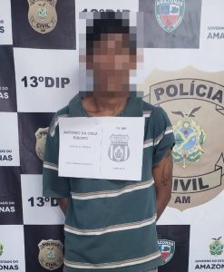 Imagem da notícia - Polícia Civil prende jovem denunciado por comercializar drogas no bairro Cidade de Deus