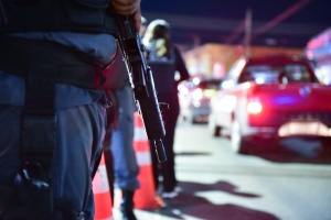 Imagem da notícia - No interior do Amazonas, sete pessoas e três adolescentes são apreendidos