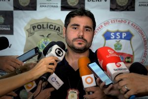 Imagem da notícia - Polícia Civil prende jovem envolvido em roubo de veículo