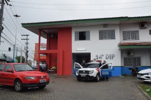 Imagem da notícia - Polícia Militar prende nove pessoas, recaptura dois foragidos e apreende cinco armas