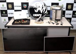 Imagem da notícia - Polícia Civil recupera quatro carros e prende trio envolvido em roubo a casa