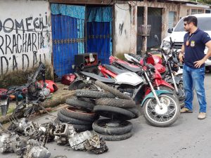 Imagem da notícia - PC desarticula oficina de desmanche e prende jovem pela receptação dos veículos