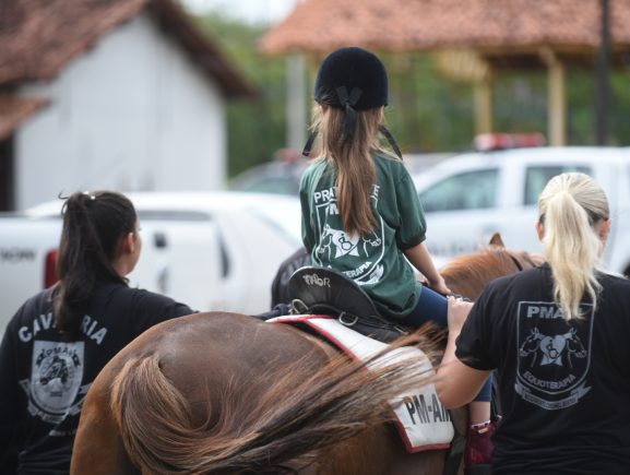 Cavalaria da PM inaugura pista Centauro de Maneabilidade a Cavalo - SSP